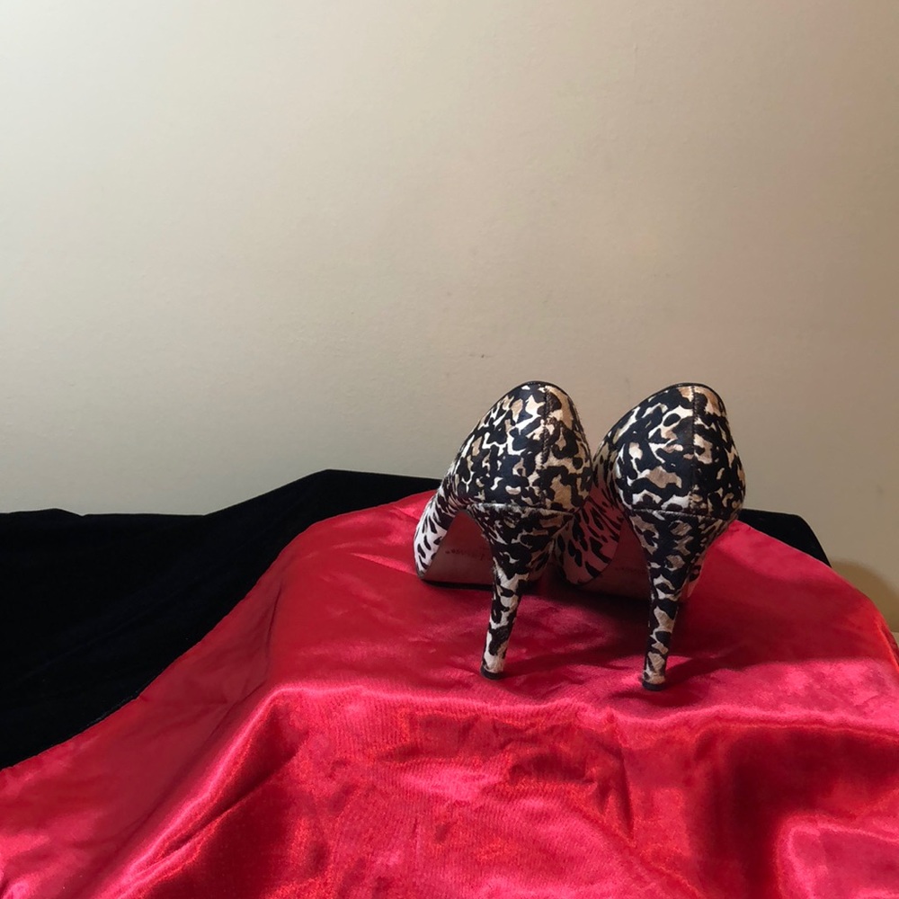 High Heels - Picture 3 of 5